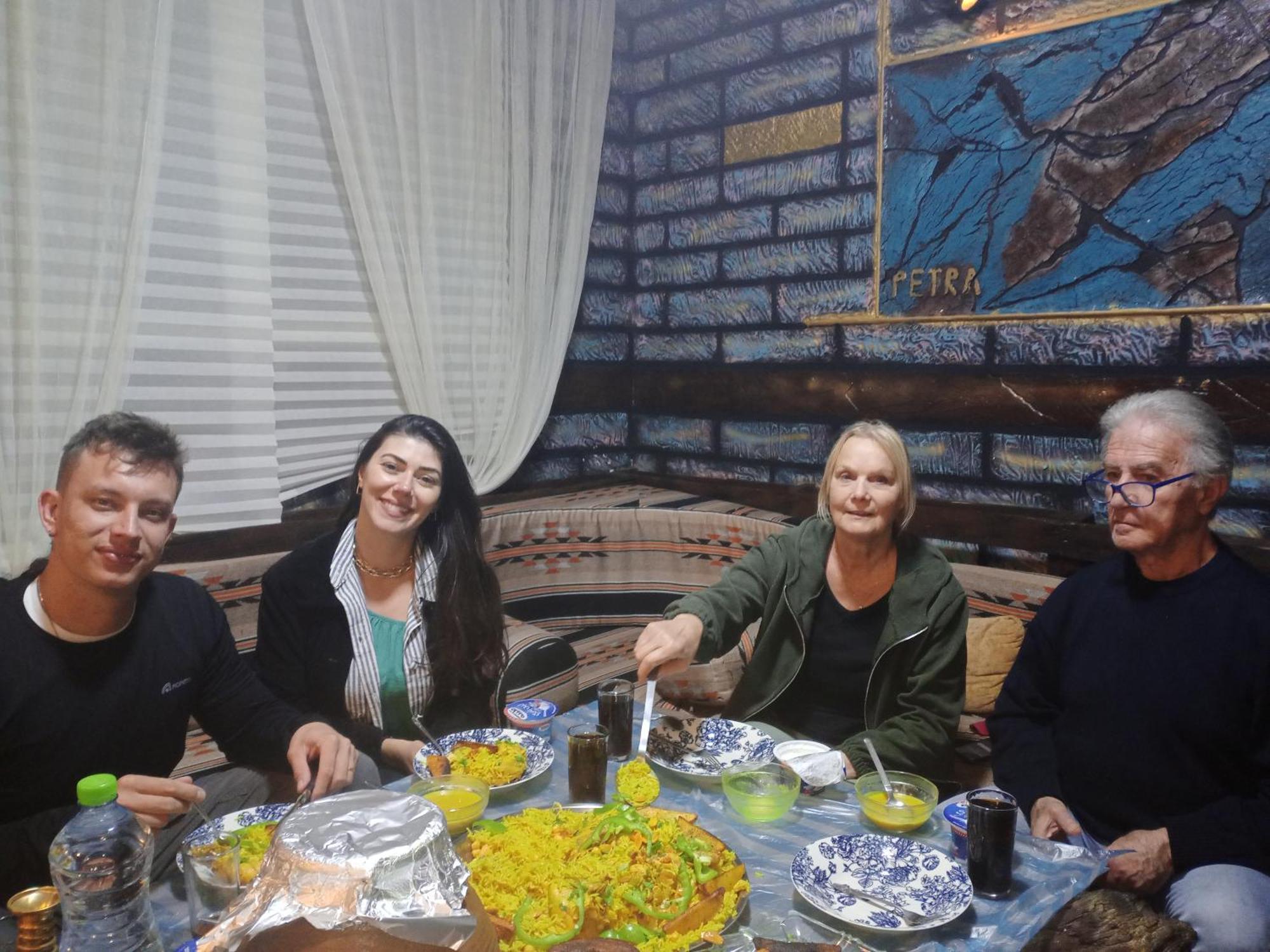 Petra Anas House Daire Wadi Musa Dış mekan fotoğraf